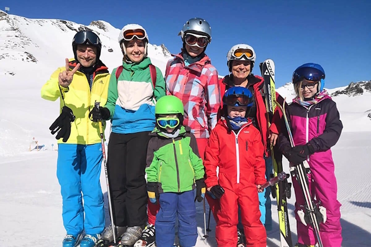 Eine Familie im Skiurlaub in Bad Hofgastein