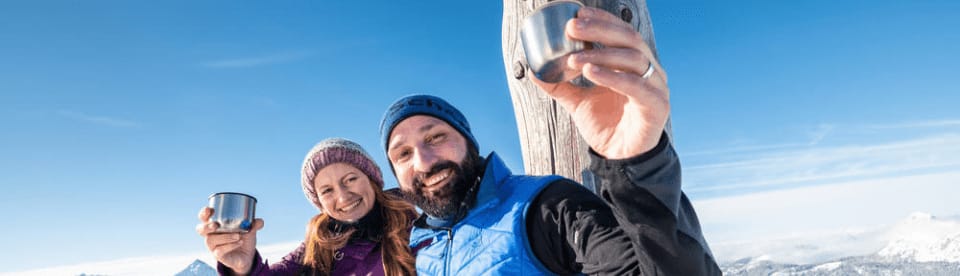 Mann und Frau machen Pause